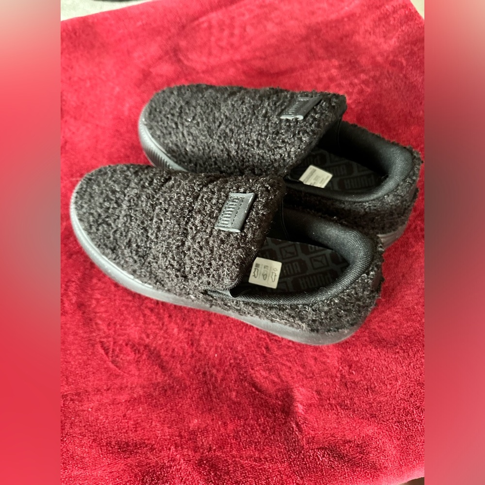 PUMA Women's Black Sherpa Slip-On Sneakers - Picture 5 of 5